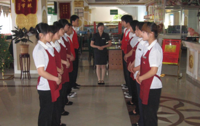 餐飲服務工作崗位職責與職業(yè)發(fā)展指南